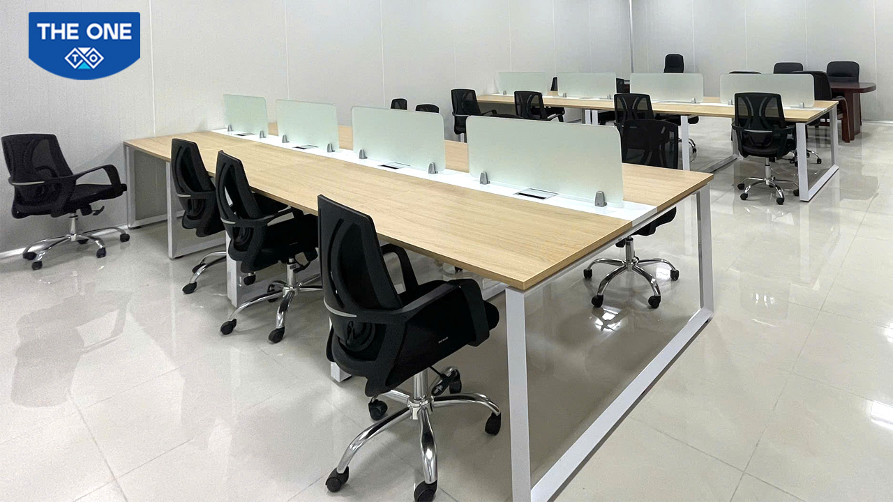 Ghế xoay lưới trong văn phòng làm việc.