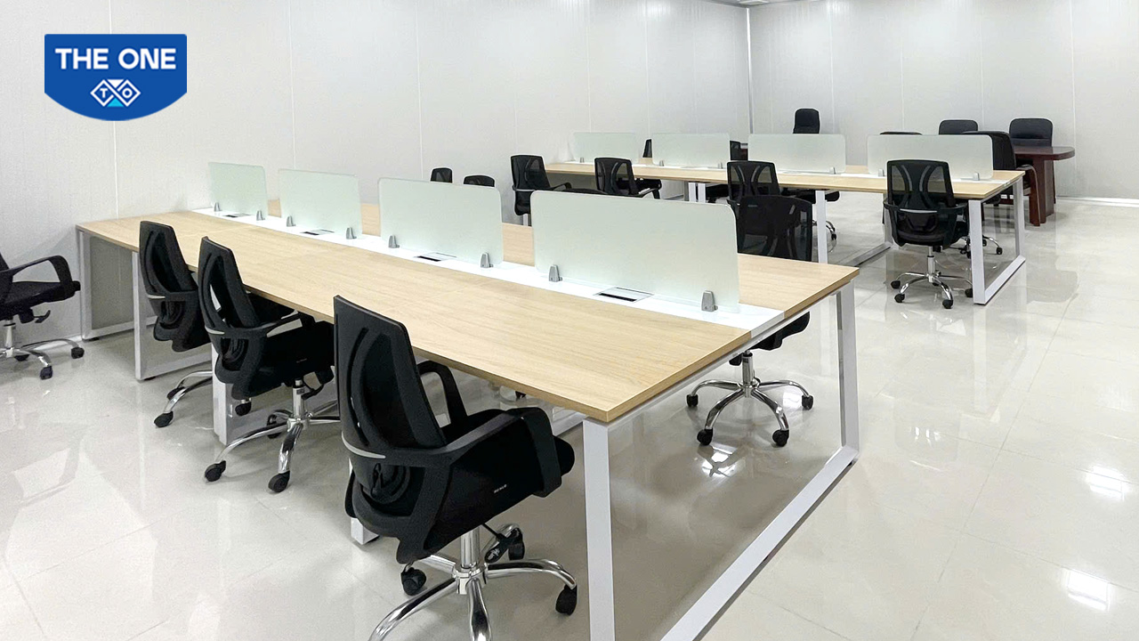 Hình ảnh thực tế văn phòng được trang bị ghế xoay lưới tại Cần Thơ.