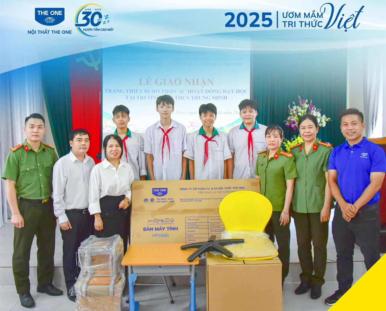 (Ông Lê Văn Thắng – đại diện Công ty CP TM&SX Nội thất The One tại Lễ giao nhận trang thiết bị trường học Trường Tiểu học & THCS Trung Minh, Phú Thọ)
